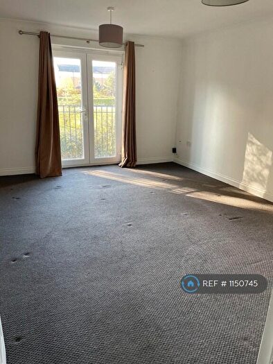2 Bedroom Flat To Rent In Grange Park, Northampton, NN4