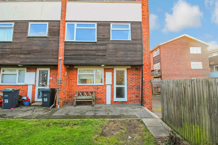 3 Bedroom Ground Maisonette Flat To Rent In Homer Close, PO13