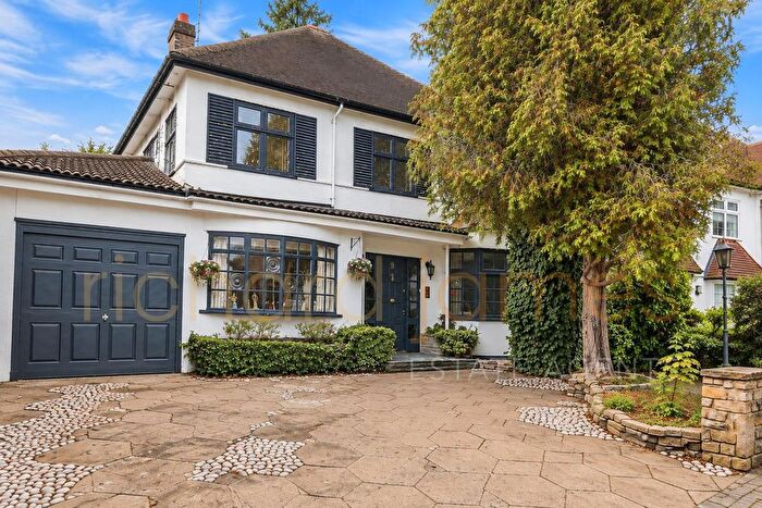4 Bedroom Detached House For Sale In Russell Grove, Mill Hill, NW7