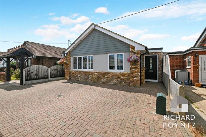2 Bedroom Bungalow For Sale In Tilburg Road, Canvey Island, SS8
