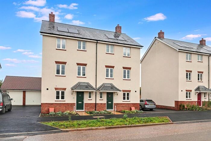 4 Bedroom Detached House To Rent In Rowland Way, Alphington, Exeter, EX2