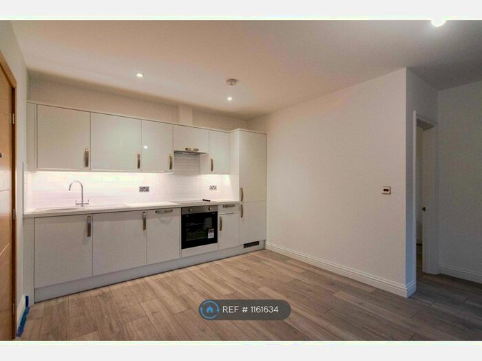 1 Bedroom Flat To Rent In Stamford Hill, London, N16
