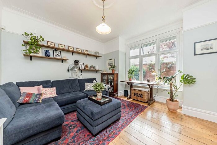 2 Bedroom Flat To Rent In Church Lane, Tooting, SW17