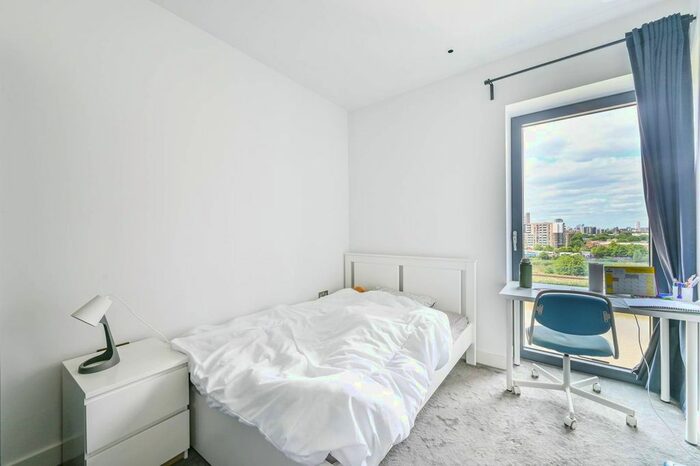 2 Bedroom Flat For Sale In Modena House, Canary Wharf, London, E14