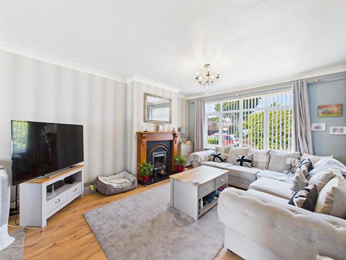 3 Bedroom End Of Terrace House For Sale In Loweswater Road, Binley, Coventry, CV3