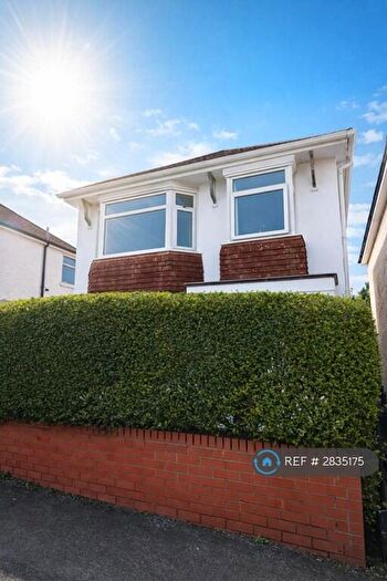 3 Bedroom Detached House To Rent In Ripon Road, Bournemouth, BH9