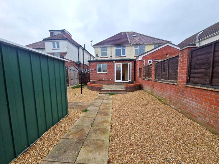 3 Bedroom Semi Detached House To Rent In Heathfield Road, Southampton, SO19