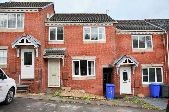 3 Bedroom Town House To Rent In Waterdale Grove, Meir Hay, Stoke-On-Trent, ST3