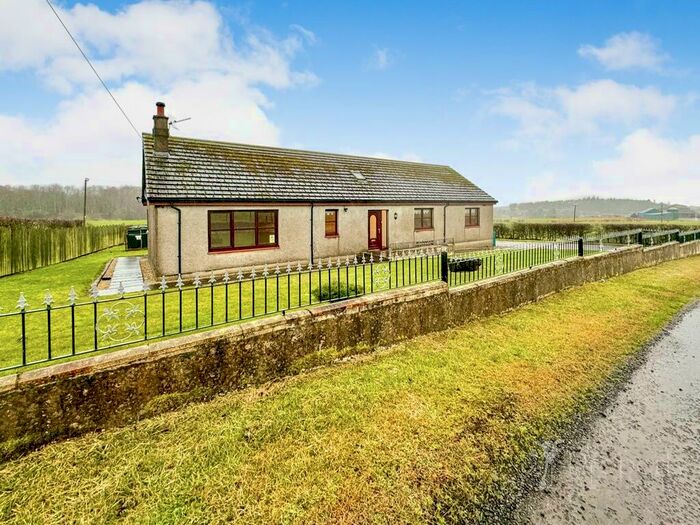 4 Bedroom Detached Bungalow To Rent In Meadowhead Cottage, Wishaw, Lanarkshire, ML2