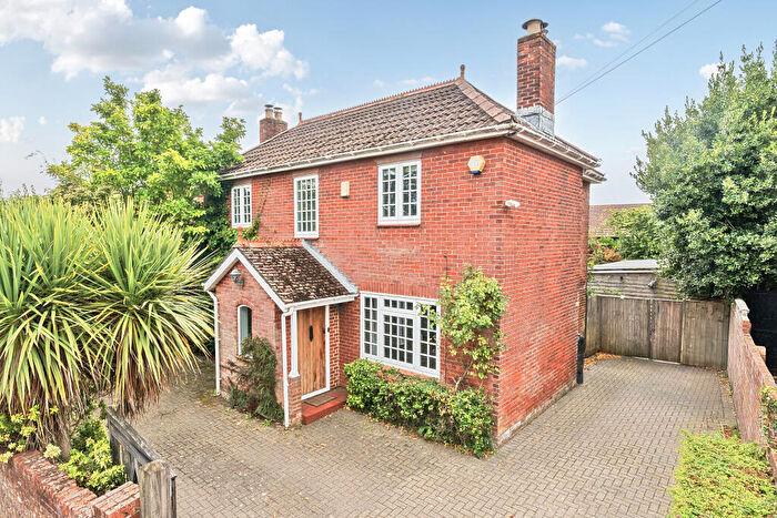 4 Bedroom Detached House For Sale In Swanwick Lane, Lower Swanwick, SO31