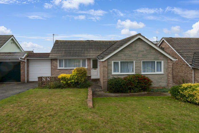3 Bedroom Bungalow To Rent In Preston, DT3