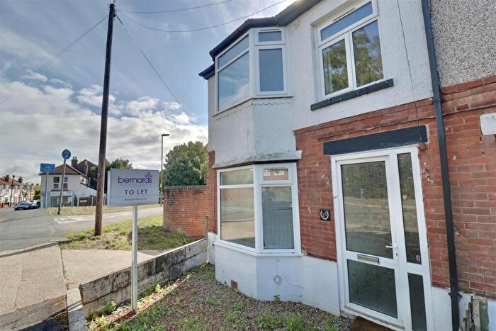 3 Bedroom End Of Terrace House To Rent In Cambridge Road, Gosport, PO12
