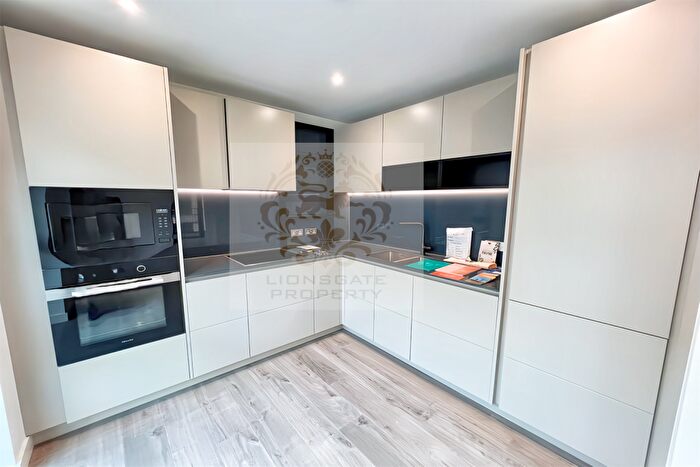 1 Bedroom Apartment To Rent In Hawker House, N4