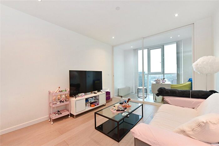 1 Bedroom Flat For Sale In Sky Gardens, Wandsworth Road, Nine Elms, London, SW8