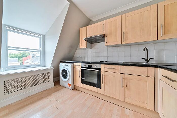 2 Bedroom Flat To Rent In Quadrant Road, Richmond, TW9