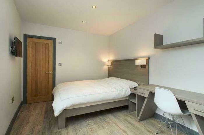 10 Bedroom Apartment To Rent In Stanford Street, Nottingham, NG1