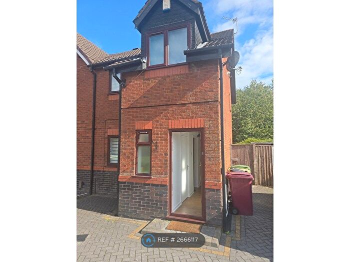 3 Bedroom Semi-Detached House To Rent In Herons Way, Bolton, BL2