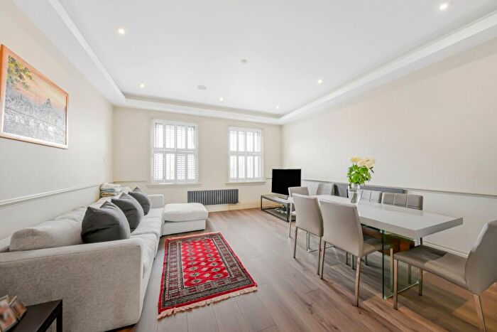 2 Bedroom Flat To Rent In Fitzjohns Avenue, Hampstead, NW3