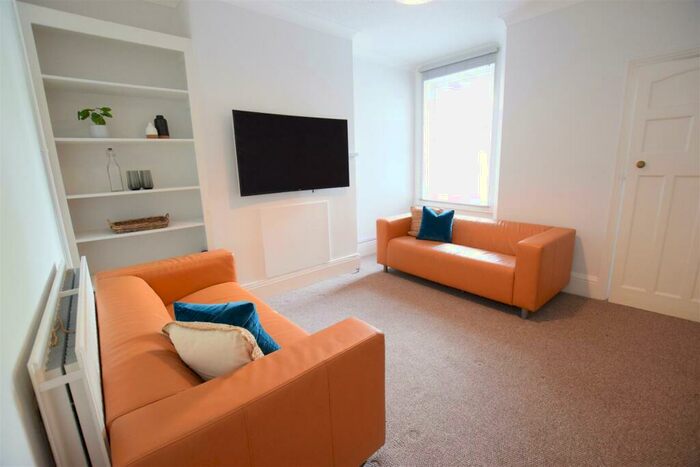 4 Bedroom Terraced House To Rent In Westbourne Grove - Student House - /, LN1