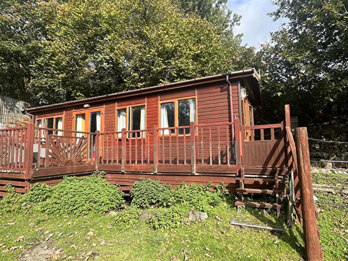 1 Bedroom Chalet To Rent In St. Mewan Lane, Trewoon, St. Austell, PL25