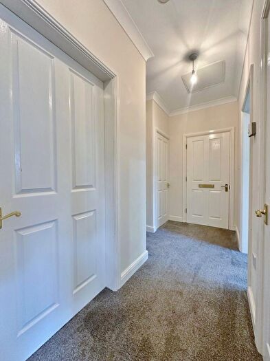 2 Bedroom Flat For Sale In Pensby Road, Heswall, Wirral, CH60