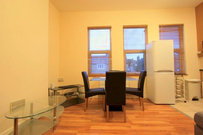 2 Bedroom Flat To Rent In Franciscan Road, Tooting, SW17