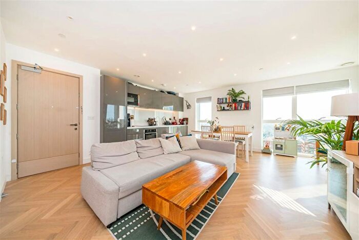 2 Bedroom Flat To Rent In Pegler Square, Kidbrooke, SE3