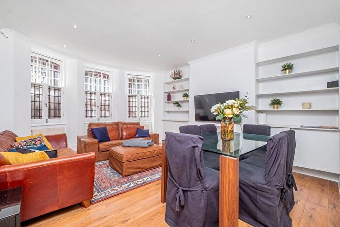 4 Bedroom Flat To Rent In Cabbell Street, Marylebone, London, NW1