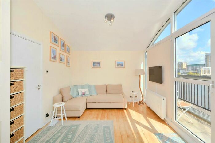1 Bedroom Penthouse To Rent In Christian Court, Rotherhithe Street, SE16