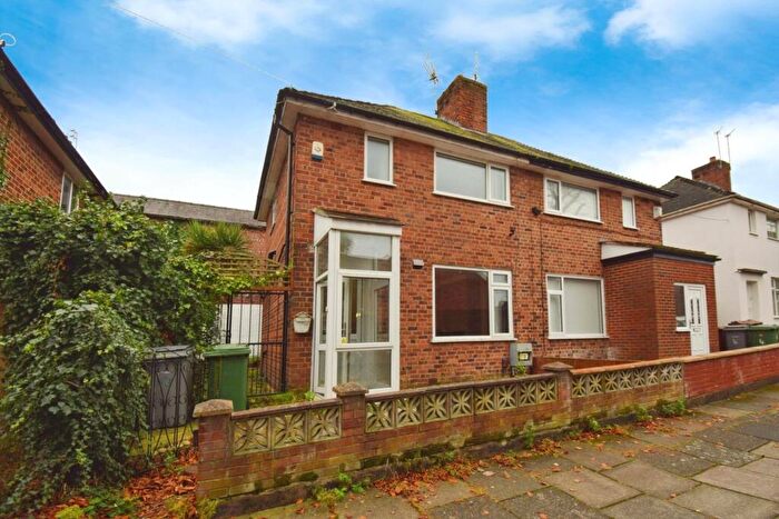 3 Bedroom Semi-Detached House To Rent In St Pauls Close, Rock Ferry, CH42