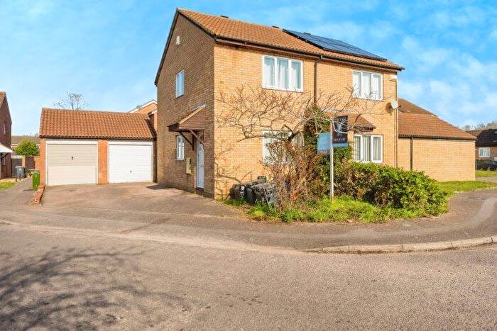 2 Bedroom Property To Rent In Alburgh Close, Bedford, MK42