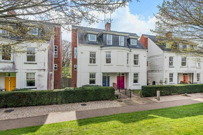 4 Bedroom Semi-Detached House For Sale In Church Green Close, Kings Worthy, SO23