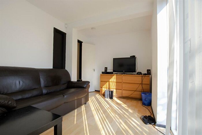 4 Bedroom House To Rent In Herons Way, Birmingham, B29