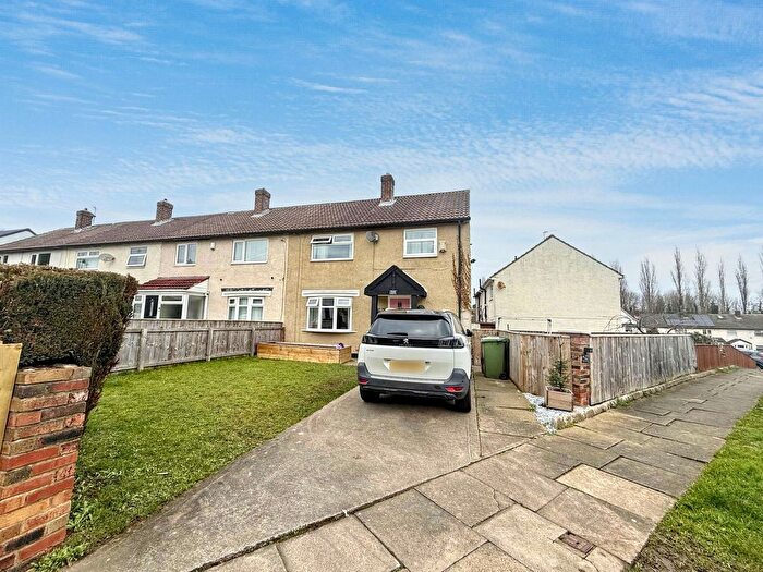 3 Bedroom End Of Terrace House For Sale In Bransdale Close, Stockton-On-Tees, TS19
