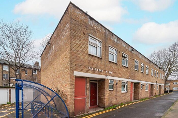 4 Bedroom Property For Sale In Lilford Road, Camberwell, London, SE5