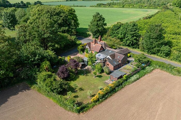 4 Bedroom Detached House For Sale In West Lodge, Temple Grafton, B49