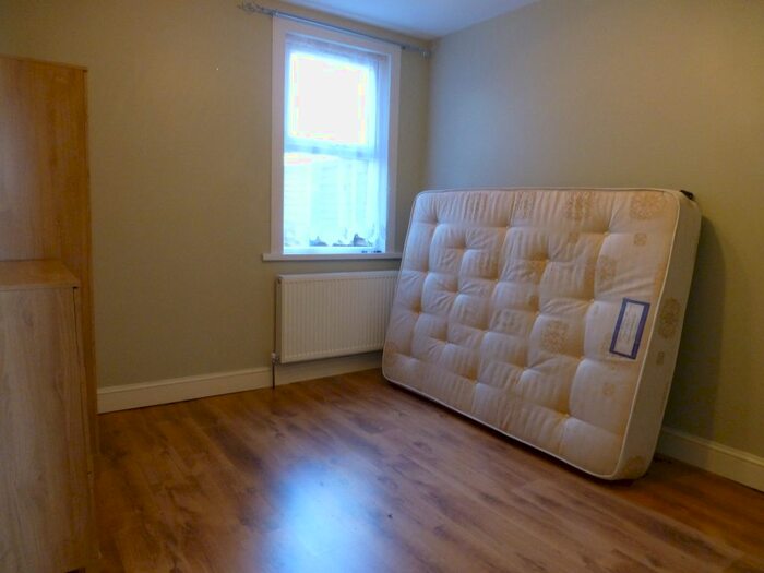 2 Bedroom Flat To Rent In Somers Road, Walthamstow E17
