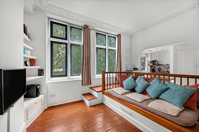 Studio To Rent In Shaldon Mansions, Charing Cross Road, WC2H