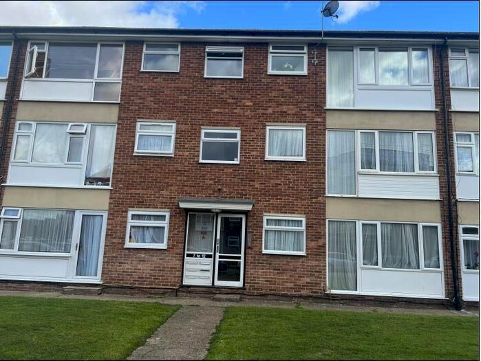 2 Bedroom Flat To Rent In Slough, Berkshire, SL1
