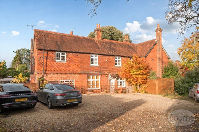 2 Bedroom Flat For Sale In The Street, Wrecclesham, Farnham, Surrey, GU10