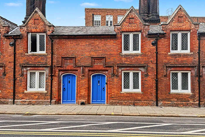 1 Bedroom Maisonette To Rent In Dame Alice Street, Bedford, MK40