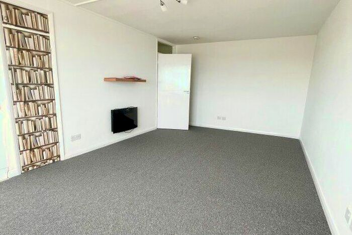 Studio To Rent In Central Avenue, Peacehaven, BN10