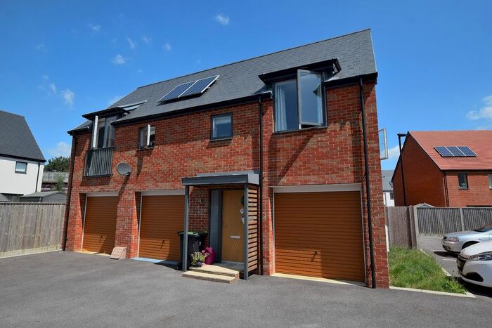 2 Bedroom Flat To Rent In Gold Drive, St Leonards, Ringwood., BH24