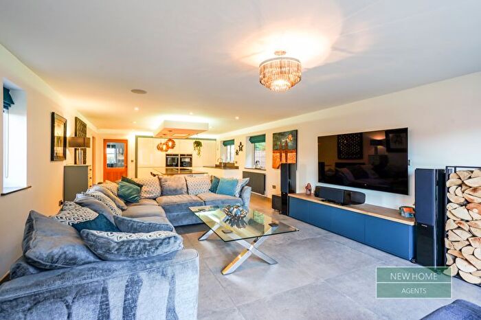 2 Bedroom Detached Bungalow For Sale In Stock Dove Close, Preston, PR3