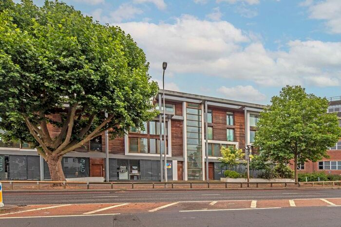 2 Bedroom Flat To Rent In Lower Mortlake Road, Kew, Richmond, TW9