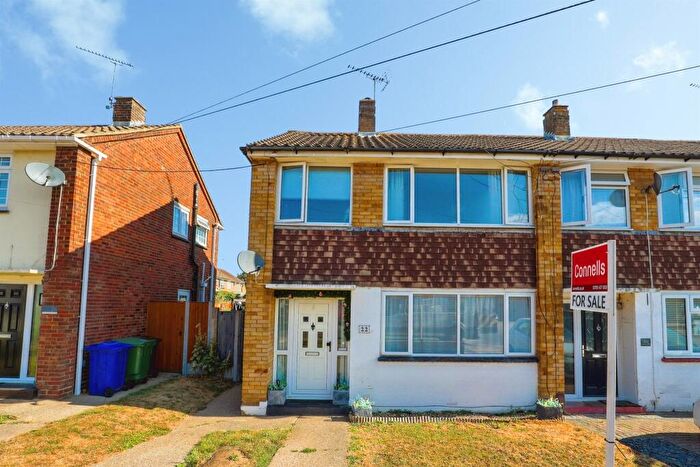 3 Bedroom Semi Detached House For Sale In West Ridge, Sittingbourne, ME10