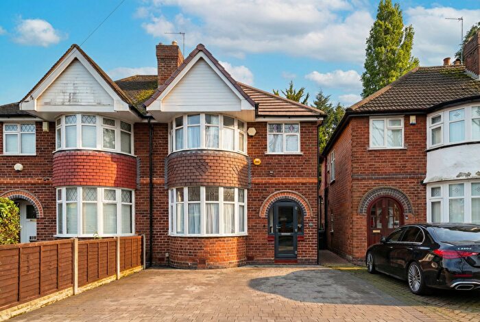 3 Bedroom Semi Detached House For Sale In Glaisdale Road, Hall Green, B28