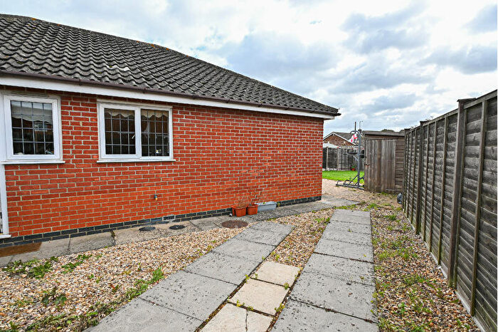 2 Bedroom Bungalow For Sale In Burton Road, Spalding, Lincolnshire, PE11