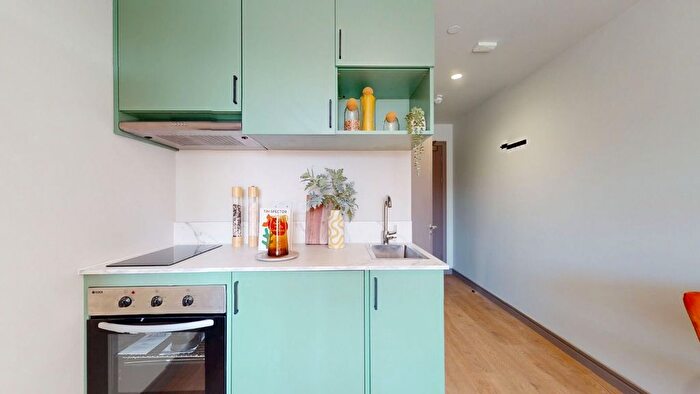 1 Bedroom Studio To Rent In Victoria Road, Feltham, TW13