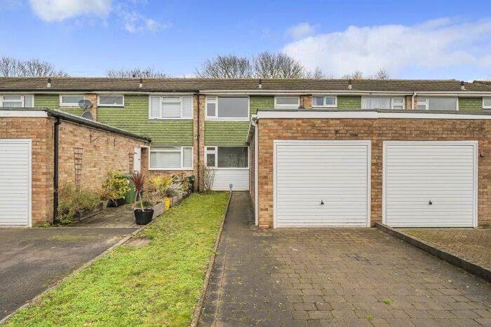 3 Bedroom Property To Rent In Hetherington Road, Shepperton, TW17